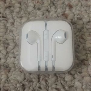 NEW Apple earphones, never opened (have wires)